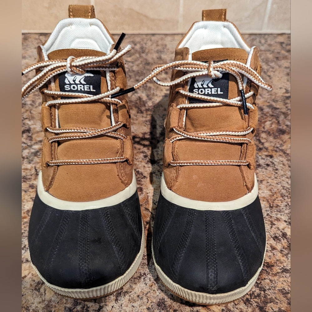 Sorel Out & About Boots size 8